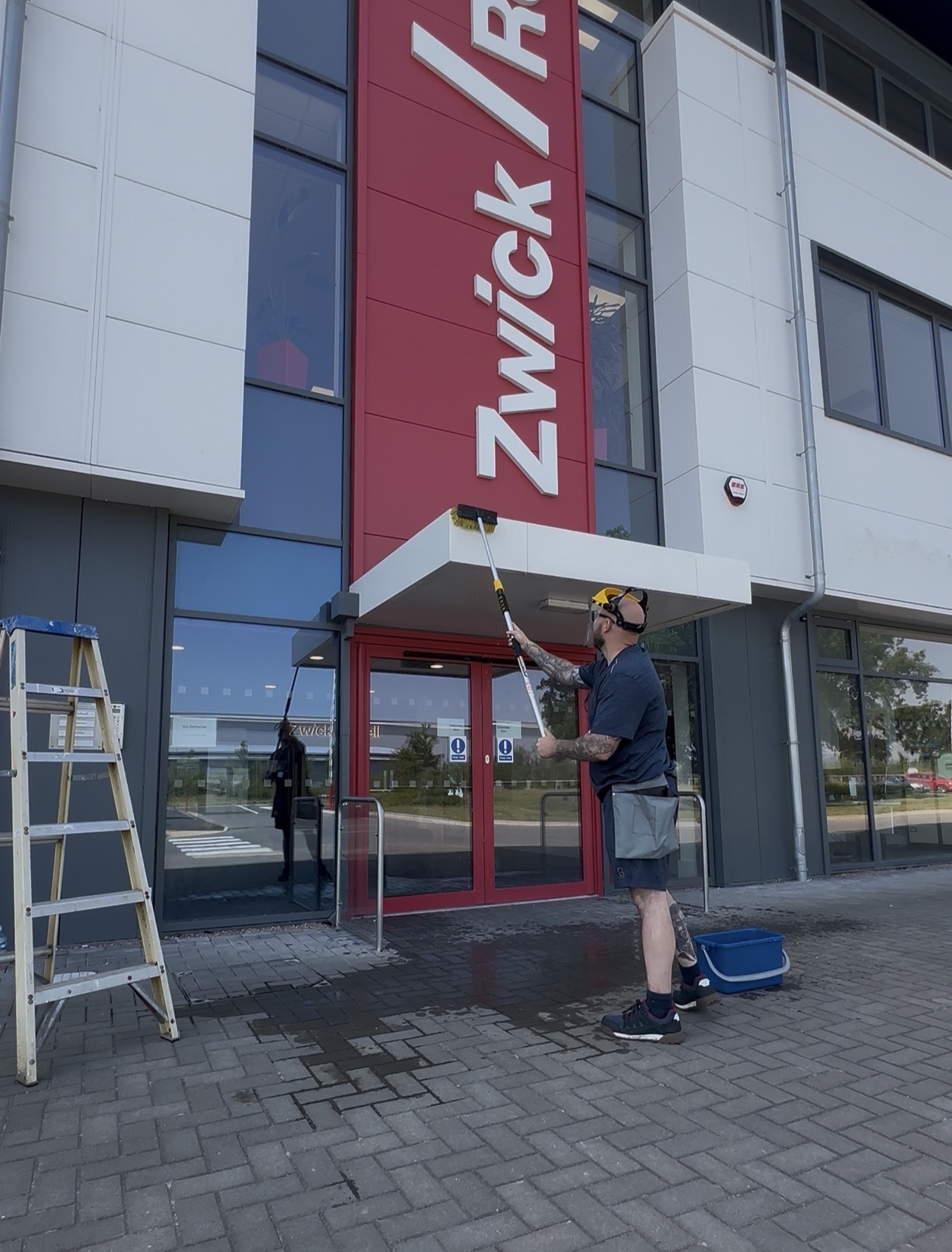 DY operative cleaning commercial signage